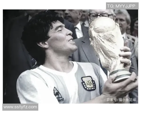 语文书中那些闪耀的足球明星背后的故事与成就