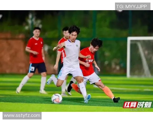 谢羽足球明星图揭示了他在绿茵场上的辉煌成就与不懈奋斗的故事